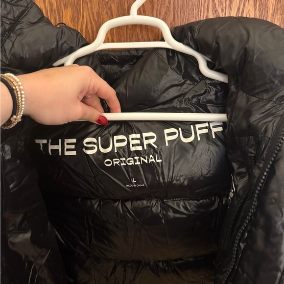 Aritzia Black Super Puff - Picture 2 of 4